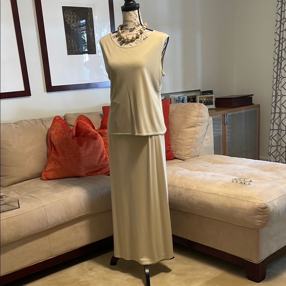 Cream color knit 2 piece set.